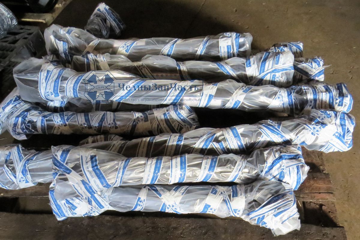 Паллеты с упакованными карданными валами «ЧЗЧ» в фирменной плёнке